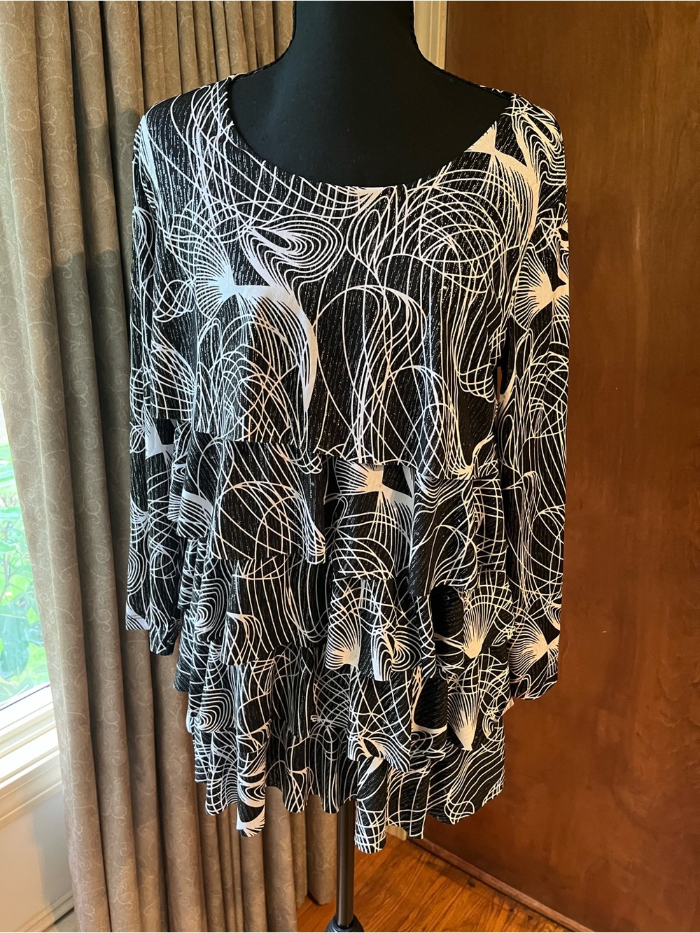 Rafaella Black & White Abstract Tiered Tunic